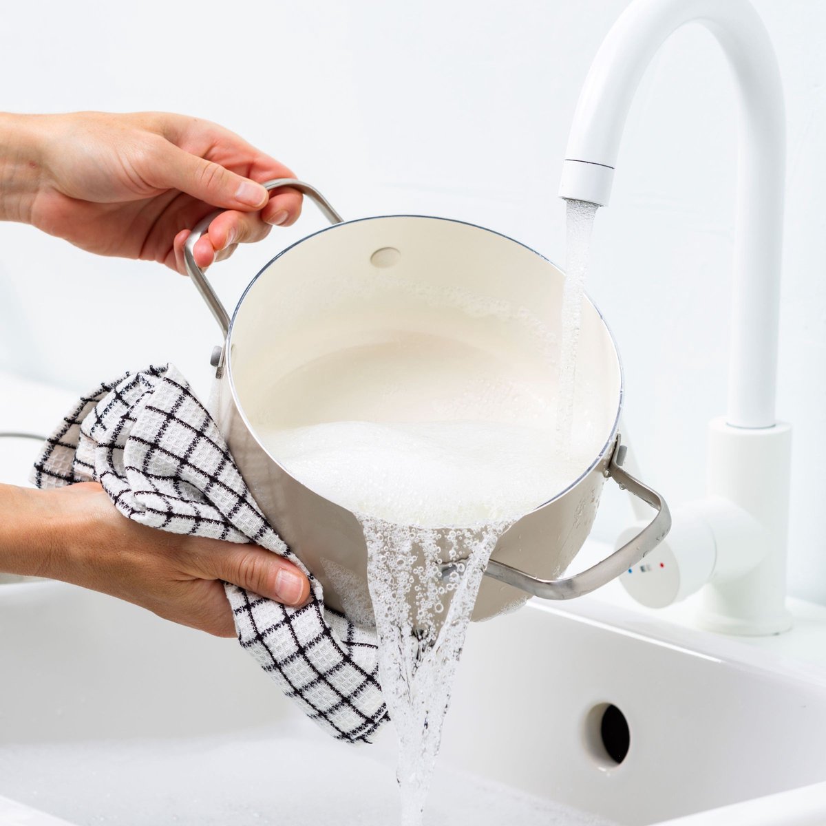 GreenChef Nordics keramische inductie kookpan met deksel 16cm/1.58L - PFAS-vrij - Inductie pan - Vaatwasserbestendig - Ovenbestendig tot 220°C - keramische anti-aanbaklaag - Crème
