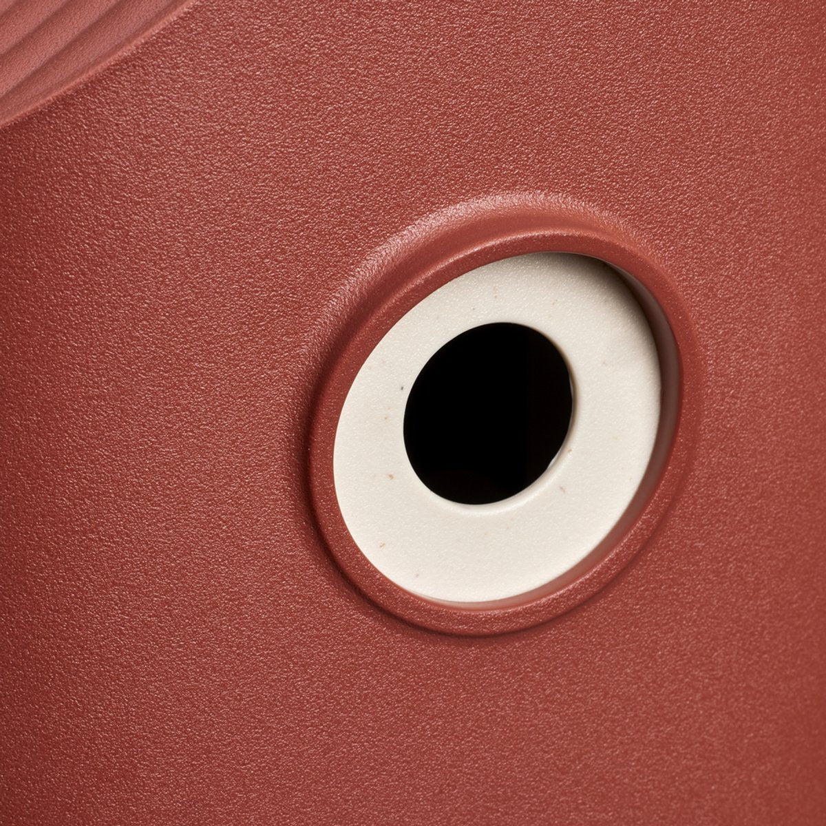 Elho Cosy Bird House 18cm - Vogelhuisje voor Tuin of Balkon - Geschikt voor meer dan 11 Soorten - 100% Gerecycled Plastic - L17.6 x B18 x H23 cm - Toscaans rood