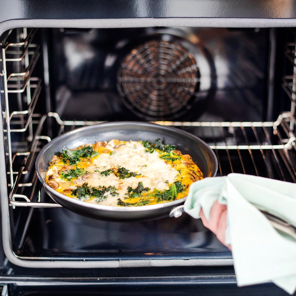 Greenpan Brussels Keramische Inductie Wokpan zonder deksel Ø28cm - 3.6L – PFAS-vrij – Inductie Wokpan – Ovenbestendig tot 220°C – Vaatwasserbestendig – Snelle opwarming – RVS handgrepen – Zwart