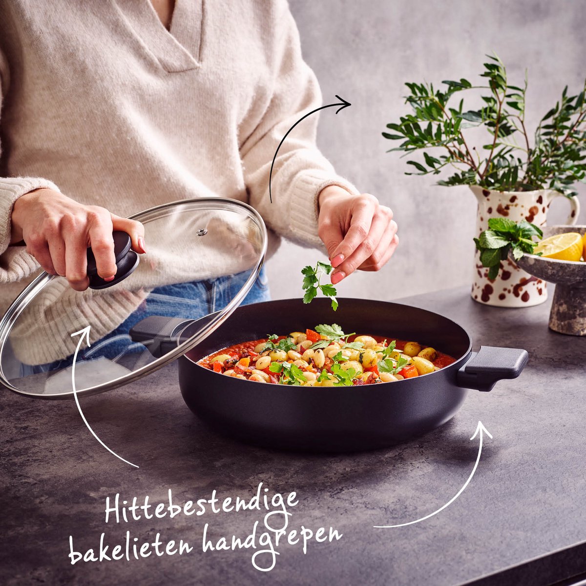 Brabantia VANTA Hapjespan - Ø 28 cm - met Deksel - Sauteerpan - Keramische Antiaanbaklaag Titanium Versterkt - Geschikt voor Inductie - 100% PFAS Vrij - Zwart