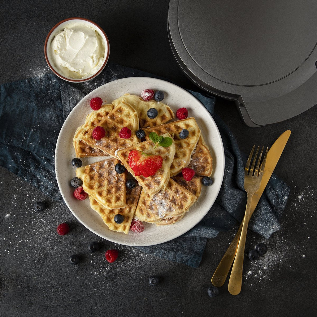 Princess 132380 Wafelijzer – 5 hartvormige wafels - 1200W - Regelbare thermostaat – 5 standen - Anti aanbaklaag - PFAS-vrij - Zilver - Gaufrier