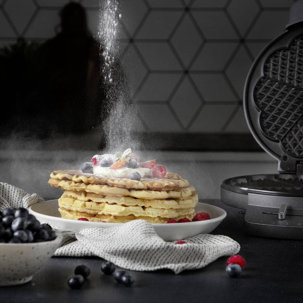 Princess 132380 Wafelijzer – 5 hartvormige wafels - 1200W - Regelbare thermostaat – 5 standen - Anti aanbaklaag - PFAS-vrij - Zilver - Gaufrier
