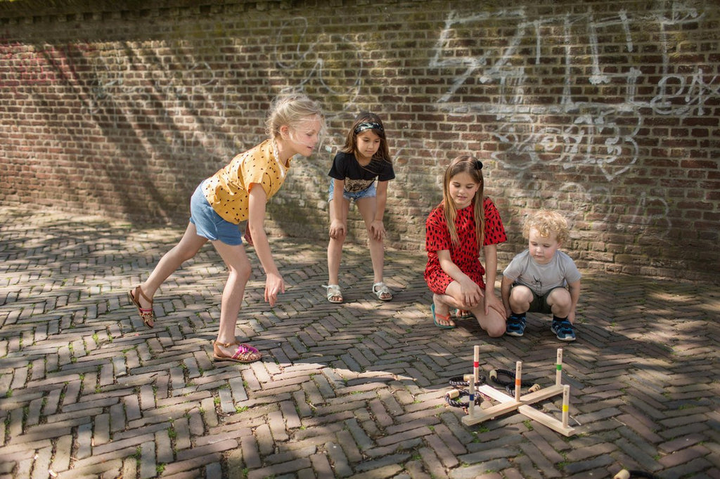 BS Toys Ring Toss Game - Outdoor Toy for Ages 6 and up - Ring Throwing - Children's Throwing Game - 5 Rings - 50x50x10 cm - Ring Toss - Wooden Throwing Game - Games for Children - Outdoor Toys - Outdoor Game - Outdoor Games - Garden Toys - Gift for Child