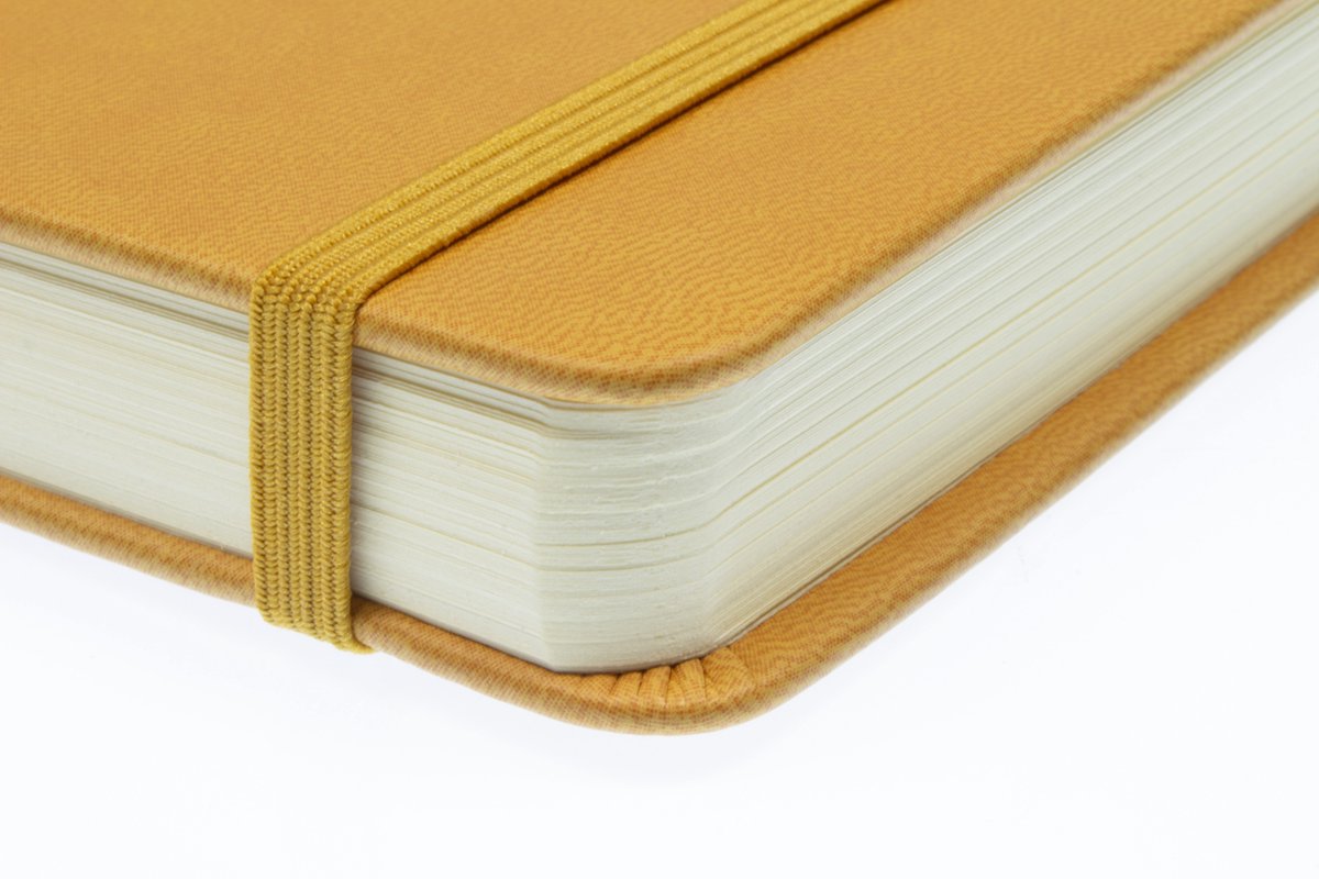 Kangaro schetsboek - A5 landscape - okergeel - PU hardcover - met elastiek en lint