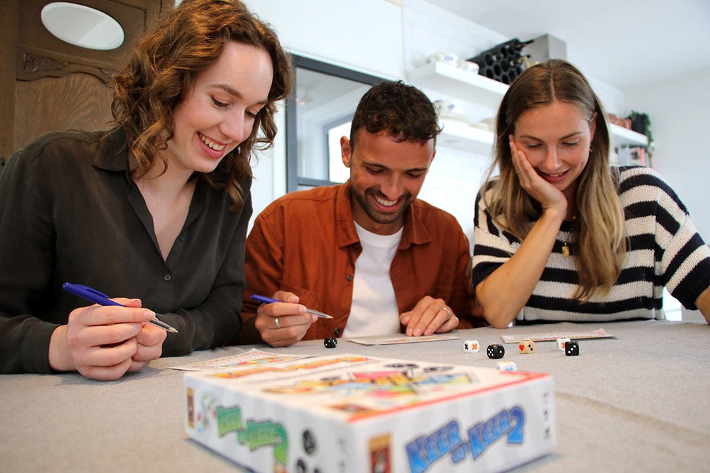 999 Games - Second Chance - Dice Game - With new dice and possibilities - Board game - Family game - Small gift