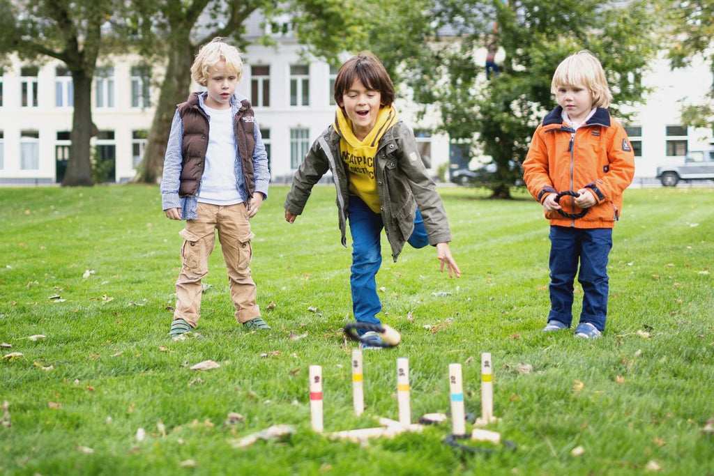 BS Toys Ring Toss Game - Outdoor Toy for Ages 6 and up - Ring Throwing - Children's Throwing Game - 5 Rings - 50x50x10 cm - Ring Toss - Wooden Throwing Game - Games for Children - Outdoor Toys - Outdoor Game - Outdoor Games - Garden Toys - Gift for Child