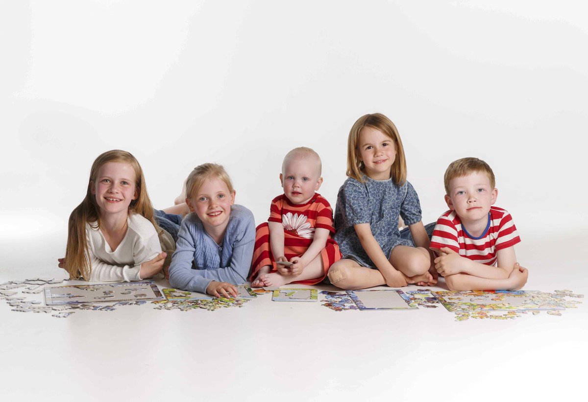 Larsen De brandweermannen – Puzzel – Voertuigen & Techniek – Brandweer – Educatieve legpuzzel voor kinderen – 45 stukjes – Gemaakt in Noorwegen – Extra dikke 2,5 mm stukjes – Tray met vaste rand