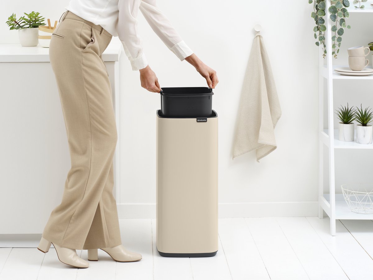 Brabantia Bo Touch Bin Prullenbak - 30 liter - Soft Beige