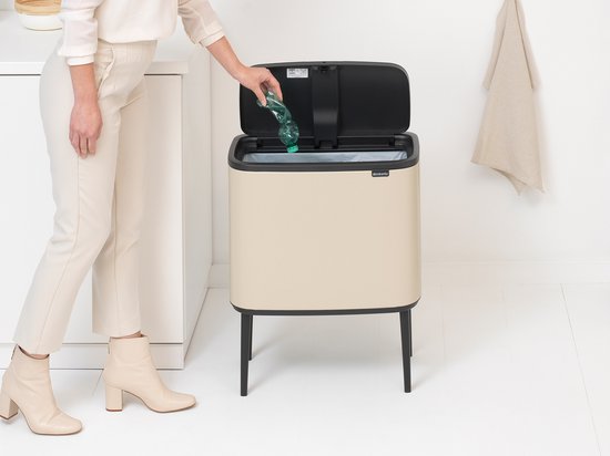 Brabantia Bo Touch Bin Prullenbak - 36 liter - 1 vak - Soft Beige